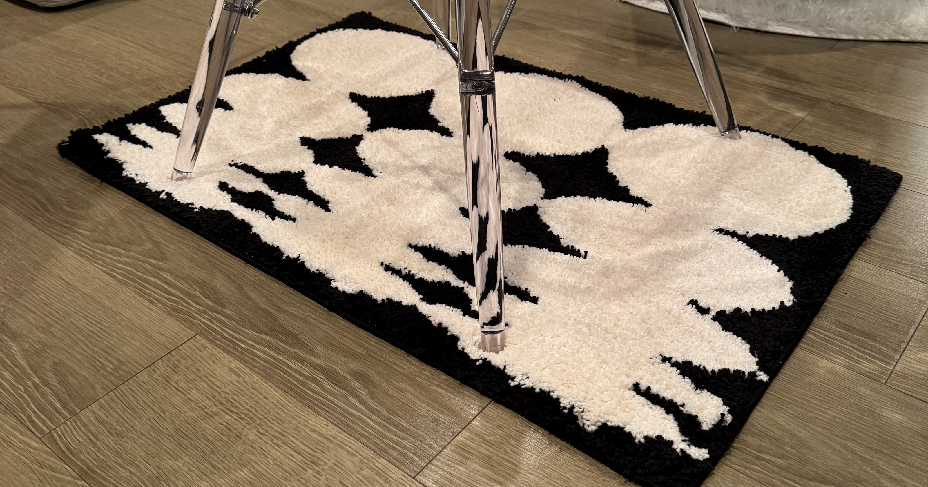 カーペットとラグの違いとは？ 絨毯との違いや選び方・お手入れ方法まで徹底解説